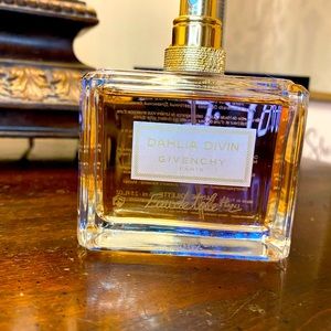 Dahlia divin givenchy